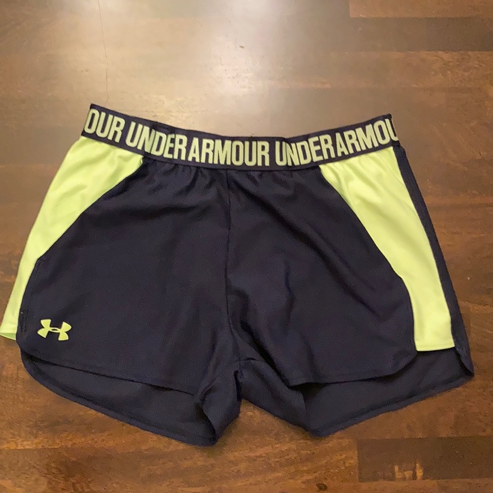 Under Armour Shorts Size M